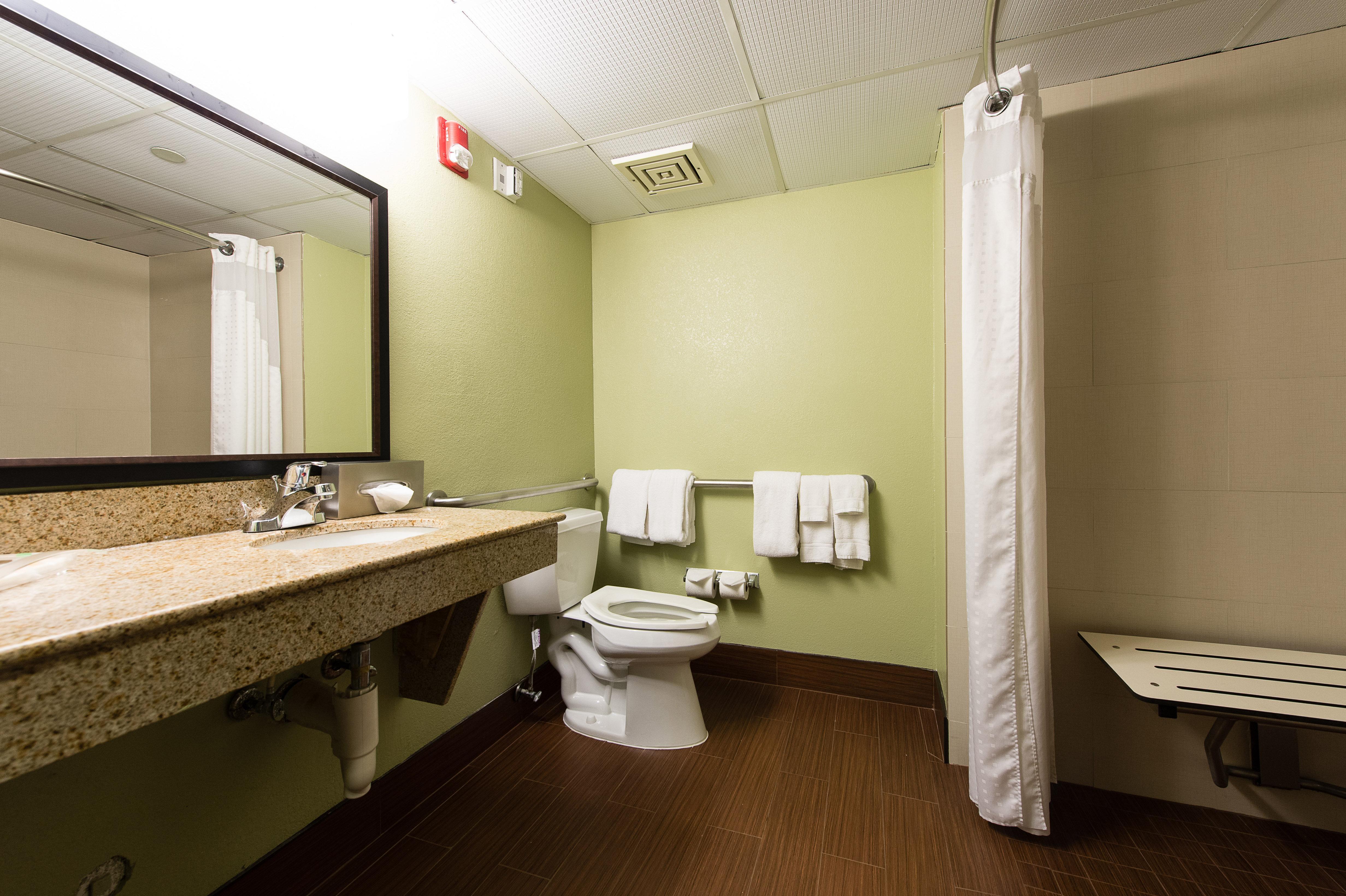 Отель Doubletree By Hilton Wilmington, Nc Экстерьер фото