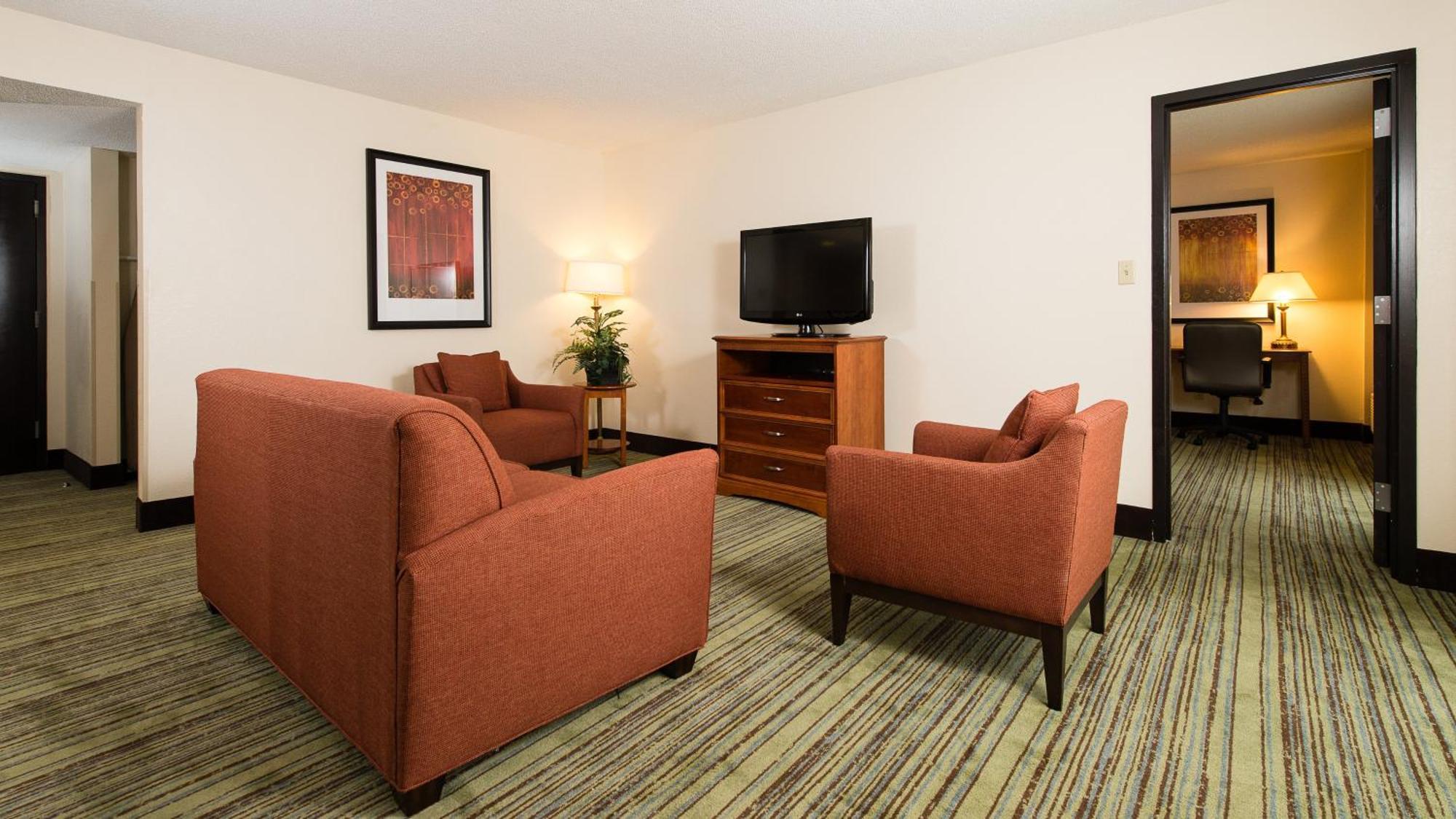 Отель Doubletree By Hilton Wilmington, Nc Экстерьер фото
