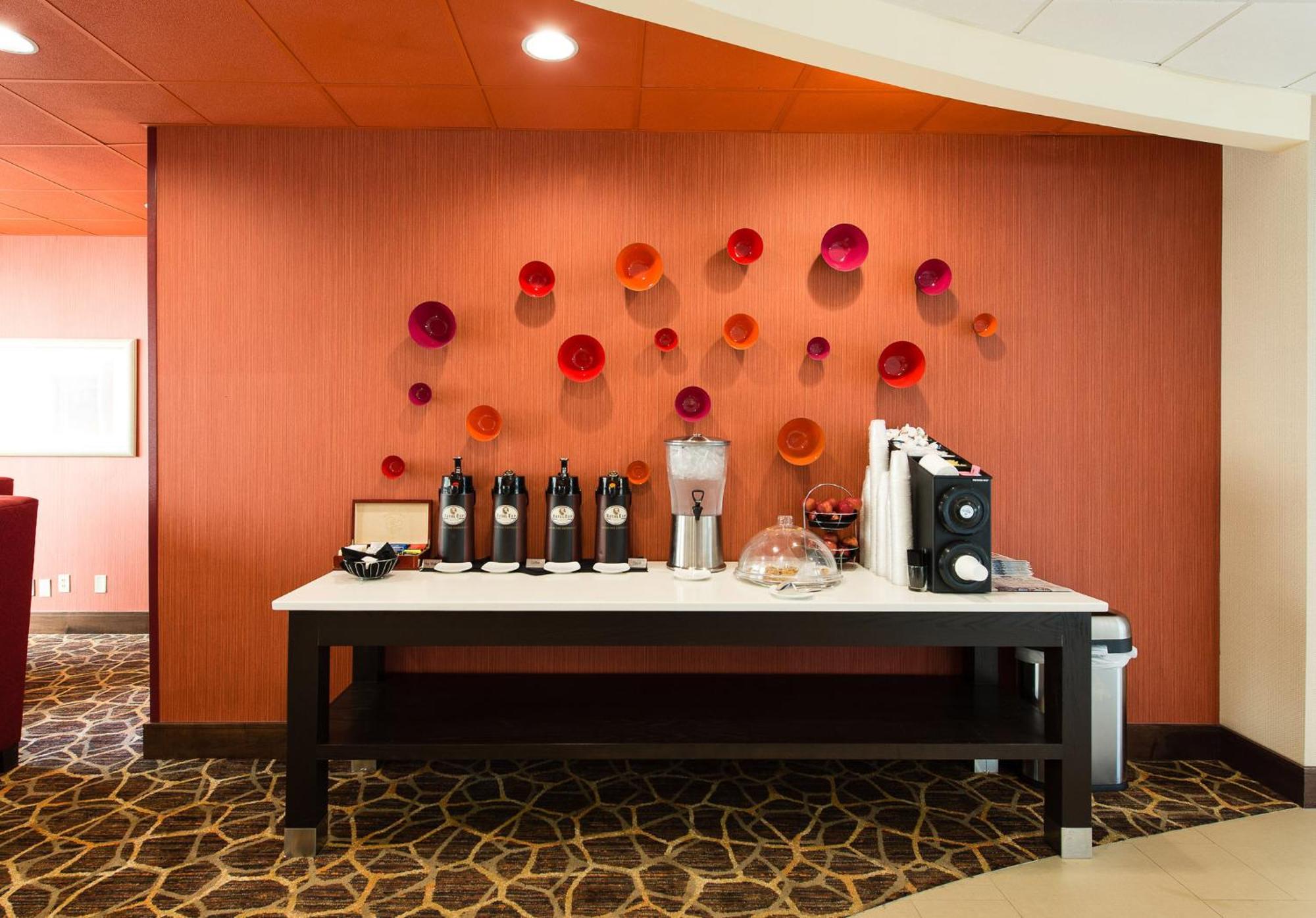 Отель Doubletree By Hilton Wilmington, Nc Экстерьер фото